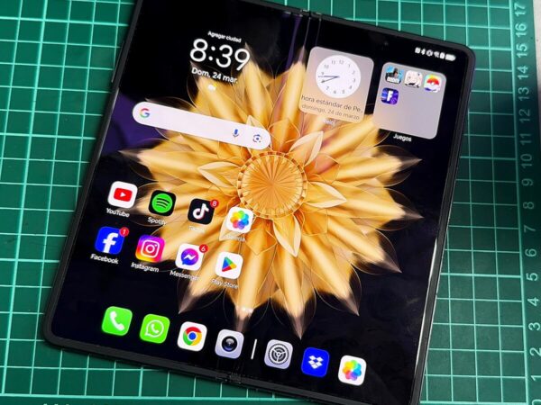 Honor Magic V2 en Perú