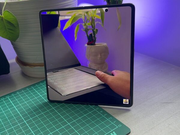 Honor Magic V2 en Perú